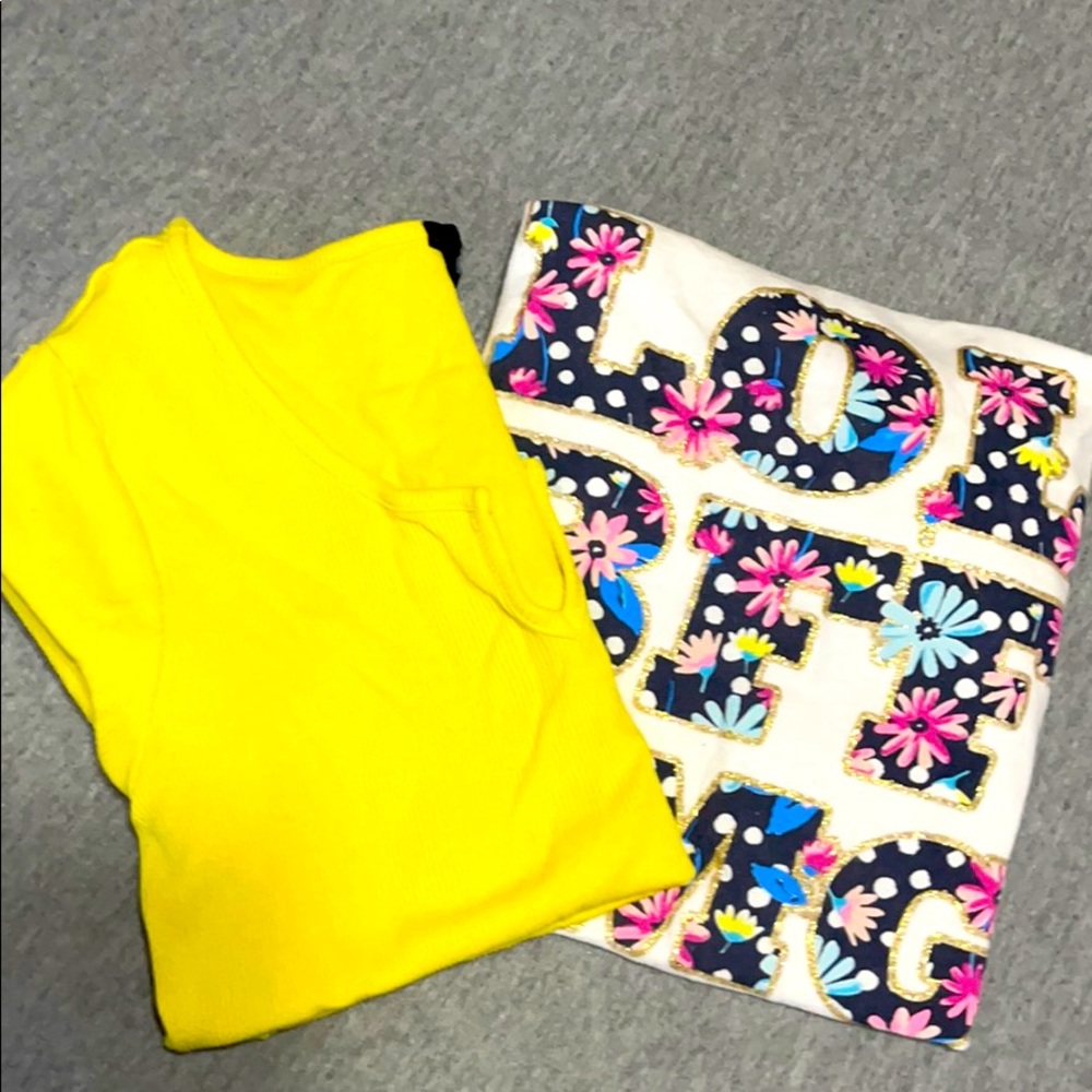 Two T-shirts short sleeve set